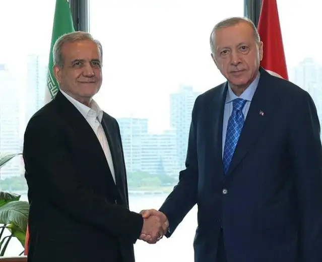 Cumhurbaşkanı Erdoğan, İran Cumhurbaşkanı Pezeşkiyan ile telefonda görüştü