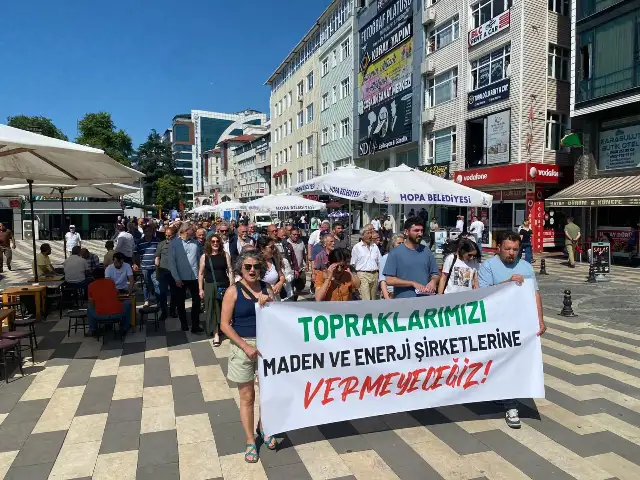Artvin Hopa’da zeytinlik yasa teklifi protesto edildi