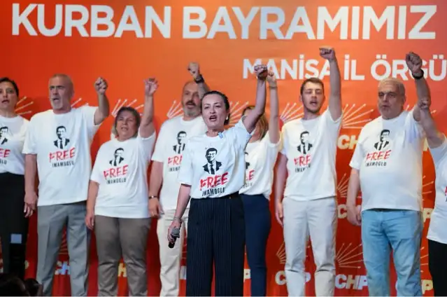 CHP Manisa örgüt bayramlaşmasından İmamoğlu’na destek: Free İmamoğlu
