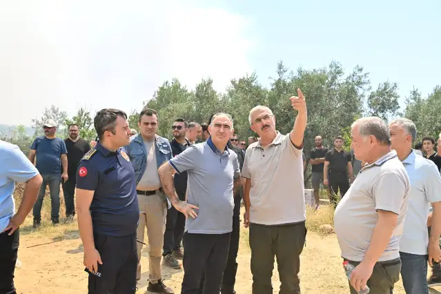 Manisa Valisi Özkan, Akhisar'daki yangın bölgesinde