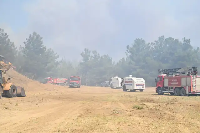 Manisa Akhisar'daki orman yangınında boşaltılan köy sayısı 11'e çıktı
