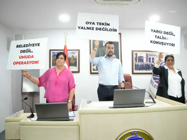 Seyhan Belediyesi CHP'li Meclis üyeleri: Oya Tekin Susmaz, Seyhan boyun eğmez