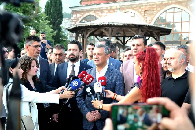 CHP Genel Başkanı Özel Cumhurbaşkanı Erdoğan’a memleketi Manisa’dan zehir zemberek sözler