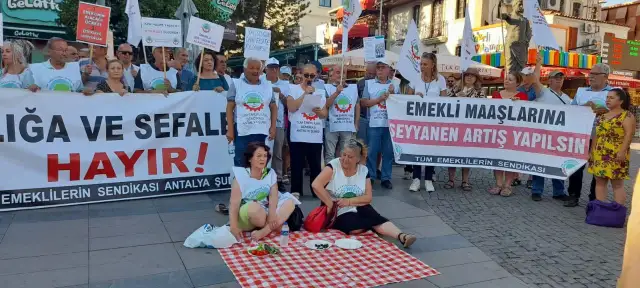 Antalya'da emekliler TÜİK’i protesto etti: Bu filmi daha önce gördük