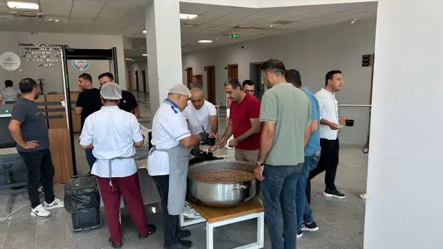 Adıyamanlı esnaf: Aşuremizi Başkanımızla (Tutdere) yemek isterdik