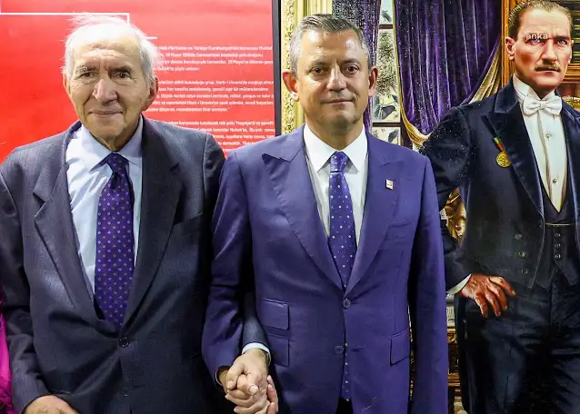 Özgür Özel: Gözün arkada kalmasın Genel Başkanım, mücadelen mücadelemizdir