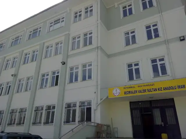 Okuluna İBB'den yardım aldığı için okul müdürüne "tayin"
