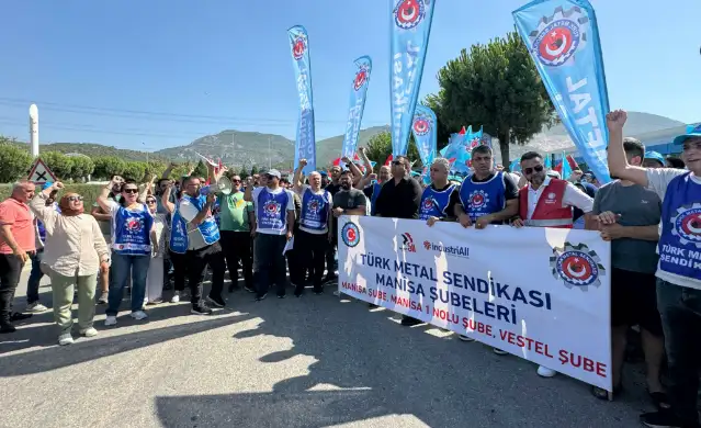Bitron işçilerinden fabrika önünde basın açıklaması: Uzlaşalım, üretime devam edelim