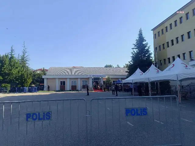 AKP'li vekil: Turizm Bakanı ile Çalışma ve Sosyal Güvenlik Bakanlığı yetkilileri de suçludur