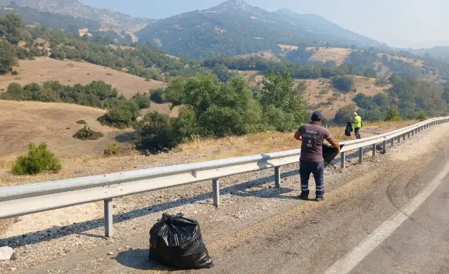 Büyükşehir’den yangın bölgelerinde çevre temizliği