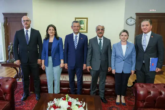 İmralı heyeti, Özgür Özel ile görüştü: Sürecin şimdiki aşamasında Meclis’in devreye girecek olması çok önemli