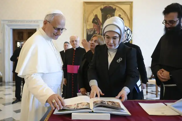 Emine Erdoğan, Papa 14. Leo ile görüştü
