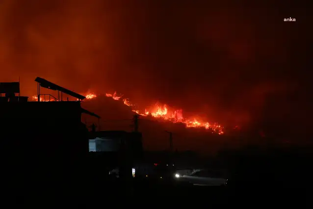 Hatay'da, orman yangını nedeniyle 1680 kişi tahliye edildi