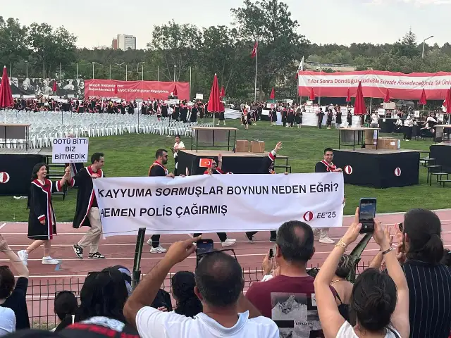 ODTÜ'de mezuniyet yine bildiğiniz gibi: Direniş, mizah ve zeka
