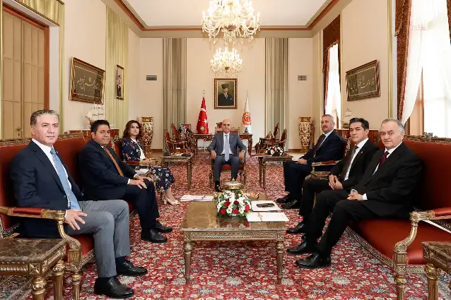 Kurtulmuş, TBMM'de kurulması planlanan komisyonla ilgili TBMM'de grubu olan siyasi partilerle görüştü