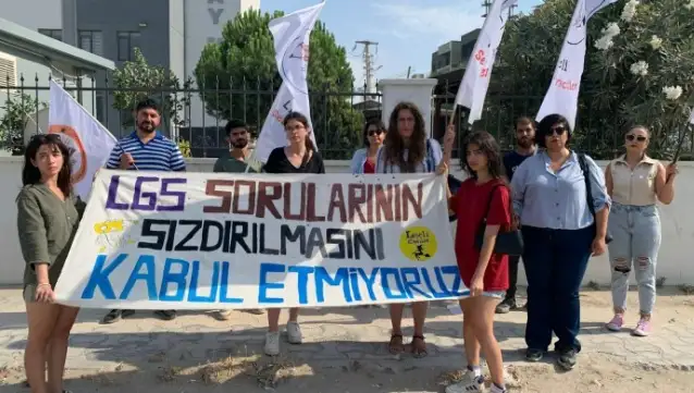 Öğrencilerden Bakan Tekin'e istifa çağrısı