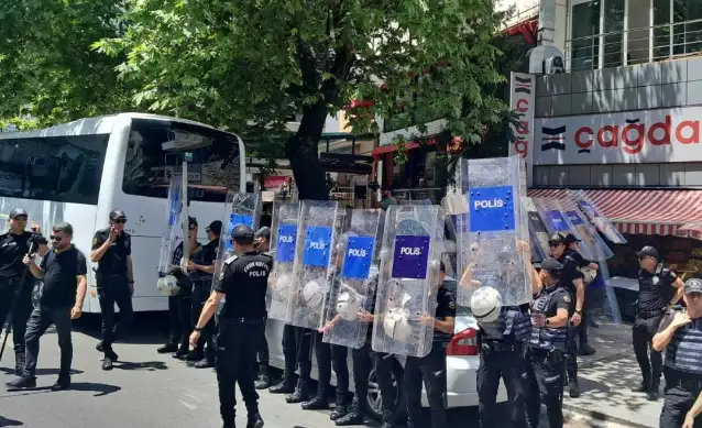Gözaltına alınan Özel Sektör Öğretmeleri Sendikası üyesi 23 eğitimci serbest bırakıldı