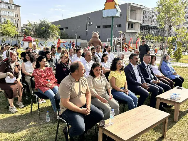 Van'da görevden alınan DEM Partililerin toplantısı