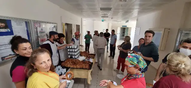 Urla Devlet Hastanesi'nde yemek zehirlenmesinden sonra boykot başlatıldı