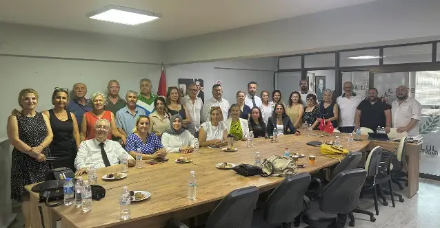 İzmir İnisiyatifi yeni hedeflerle genel kurulu gerçekleştirdi