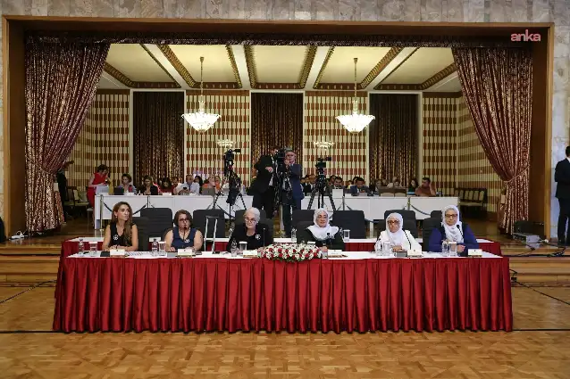 Barış Annelerinin Kürtçe sözleri Meclis tutanaklarına "..." olarak kaydedildi