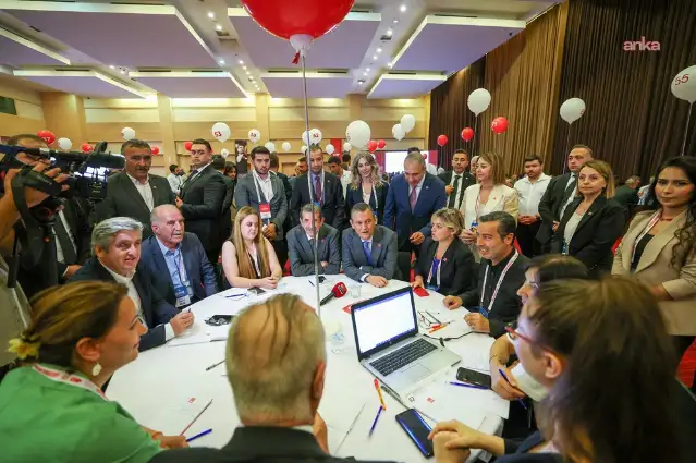 CHP, kuruluş haftasında çalıştaya hazırlanıyor, parti programı 10 ana başlıkta şekillenecek