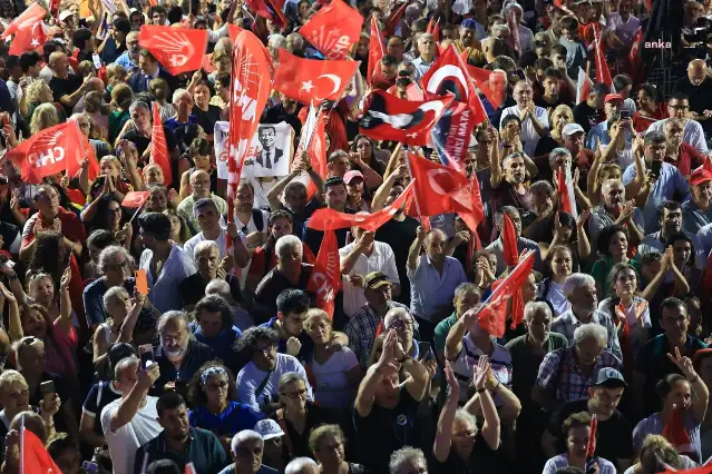 CHP'nin "Millet İradesine Sahip Çıkıyor" mitingi Bahçelievler'de