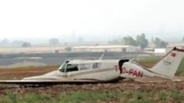 Adana'da eğitim uçağı düştü: 2 yaralı