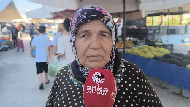Pazar alışverişine çıkan emekli: "Kirazı rüyamızda göremeyiz biz"