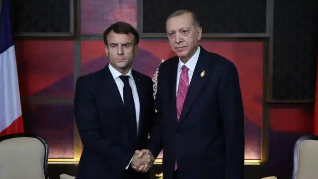 Macron'la görüşen Erdoğan: Rusya ile Ukrayna arasındaki barış çabalarına katkıyı vermeye devam edeceğiz