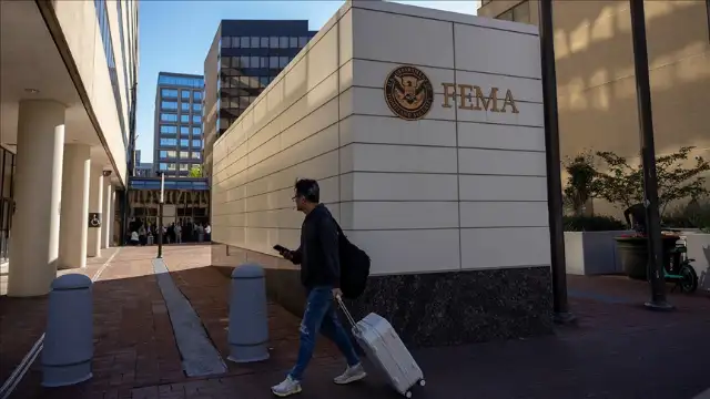 Trump yönetimini eleştiren mektubu imzalayan bazı FEMA çalışanları idari izne çıkarıldı