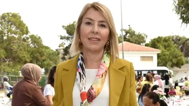 Manavgat Belediyesi Başkan Yardımcısı Gülsüm Özer, görevinden ve CHP'den istifa etti