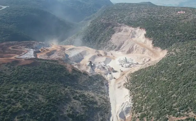 Hatay'da mahkeme kararına rağmen çalışan taş ocaklarının etrafındaki orman yangını tartışma yarattı