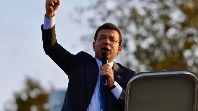 İmamoğlu: Türkiye Cumhuriyeti'ni darbeler değil, demokrasi yönetecektir