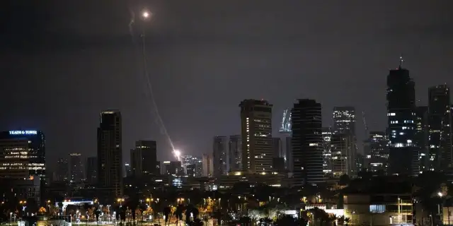Husiler'den İsrail'e füze saldırısı: Tel Aviv'de sirenler devrede