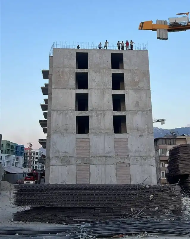 Hatay'da maaş alamayan işçiler intihar girişiminde bulundu