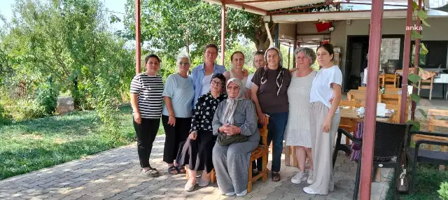 Ekrem İmamoğlu'nun annesi ve kız kardeşinden Murat Çalık'ın annesine ziyaret