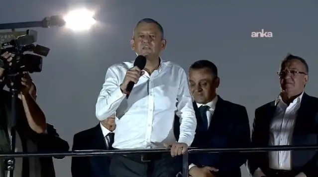 Özgür Özel: 100 yıl sonra bir kez daha hep birlikte kurtuluşa yürüyoruz