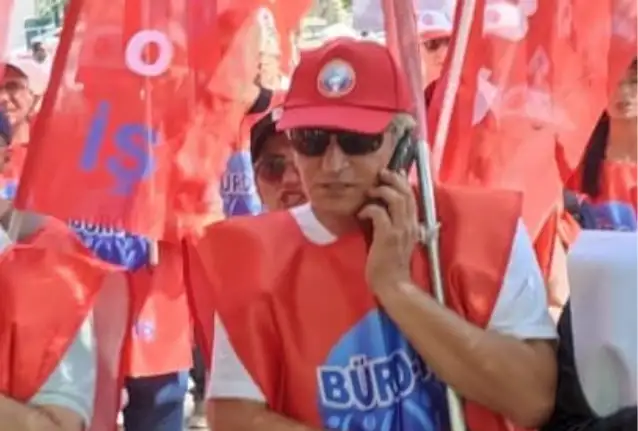 Büro-İş Manisa Şube Başkanı Salih Kozan: Kendi ceplerinizi doldurma pahasına memurun alın terini sattınız