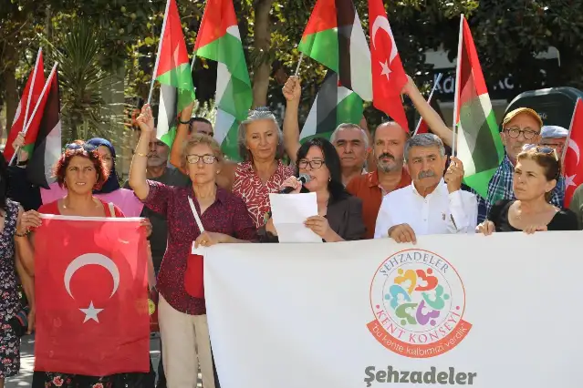 Manisa Kent Konseylerinden Filistin eylemi
