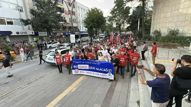 Van’da işçi kıyımına protestolar sürüyor: 223 işçi 9 gündür direniyor
