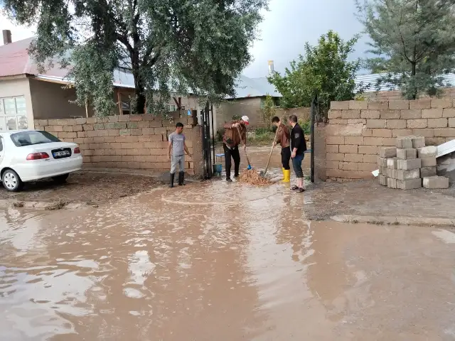 Van’da sel felaketi: DSİ’ye ihmal, belediyeye geç müdahale tepkisi
