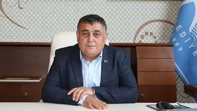 Fransız çiftçilerden Versay Sarayı önünde traktörlü eylem