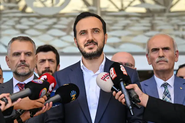 AKP 'li Özdemir, Bayrampaşa Belediyesi'nde yapılan Başkan Vekili seçiminde kendi adaylarının kazandığını savundu