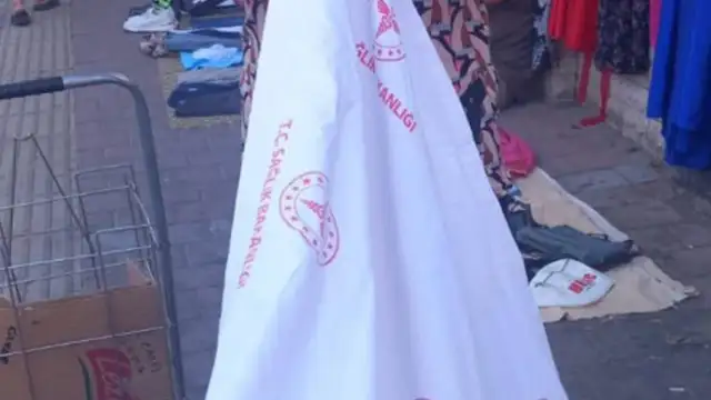Antalya’da Sağlık Bakanlığı logolu çarşaflar pazarda satıldı