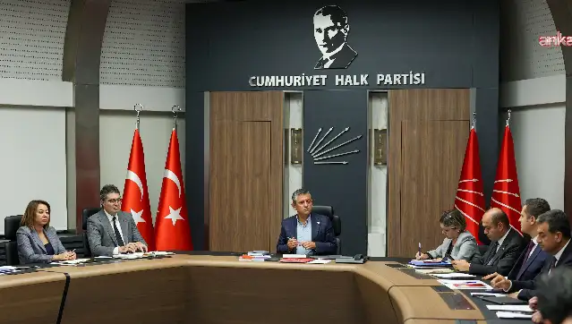 Kurultay davası sürerken CHP MYK, Özgür Özel başkanlığında toplandı