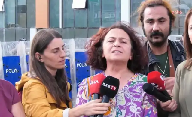 DEM Parti’den CHP İstanbul İl Başkanlığı’na destek ziyareti: 'Bu operasyon demokrasiye yöneliktir'