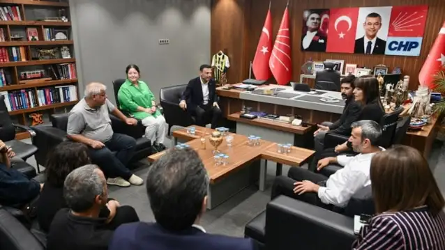 DEM Parti’den CHP İstanbul İl Başkanlığı’na dayanışma ziyareti