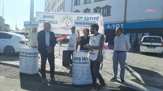 DEM Parti’den Adıyaman’da ‘barışa imza at’ kampanyası
