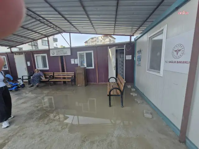 Hatay'da sağlık ocağını su bastı